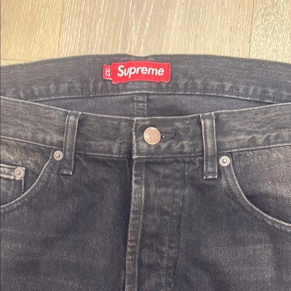Supreme Dark Wash Relaxed Men's Jeans - Picture 2 of 6